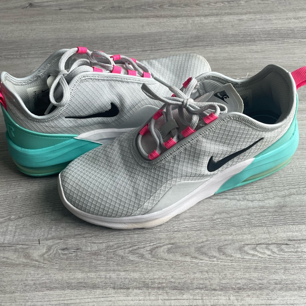 Nike tennis shoes